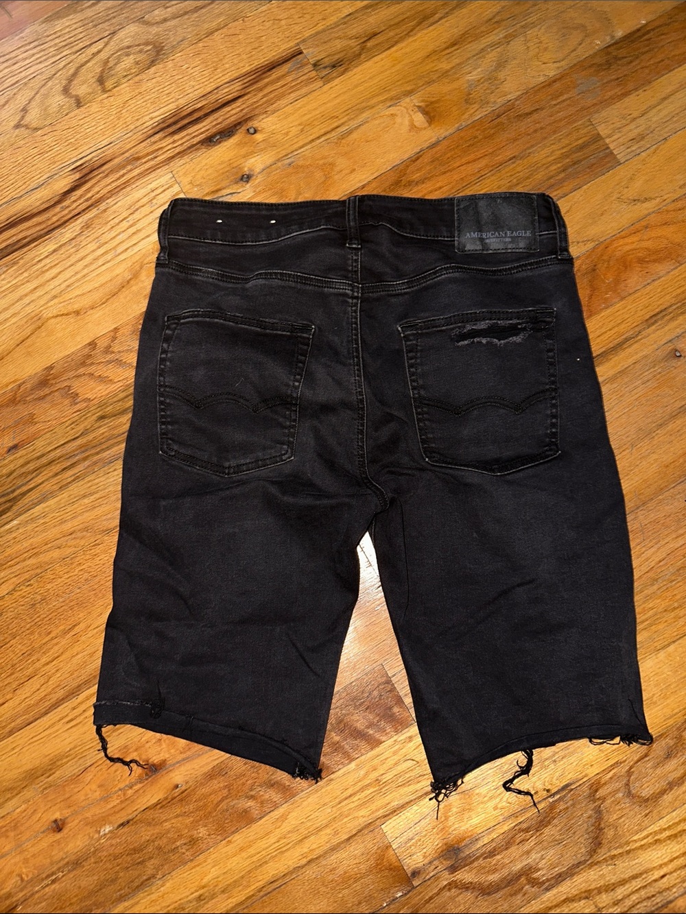 American Eagle Outfitters Black Distressed Men’s Jean Shorts30 - Picture 2 of 3